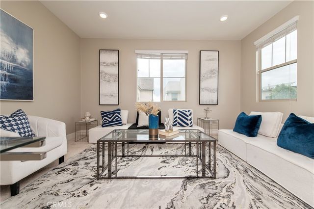 158 SCALE, Irvine, CA 92618