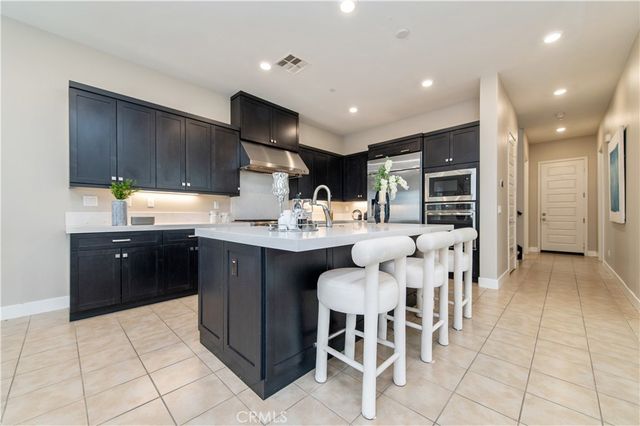 158 SCALE, Irvine, CA 92618