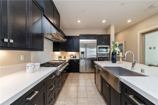 158 SCALE, Irvine, CA 92618