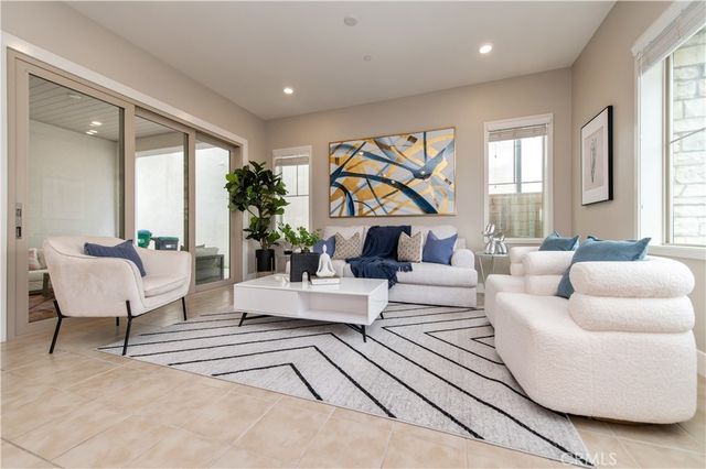 158 SCALE, Irvine, CA 92618