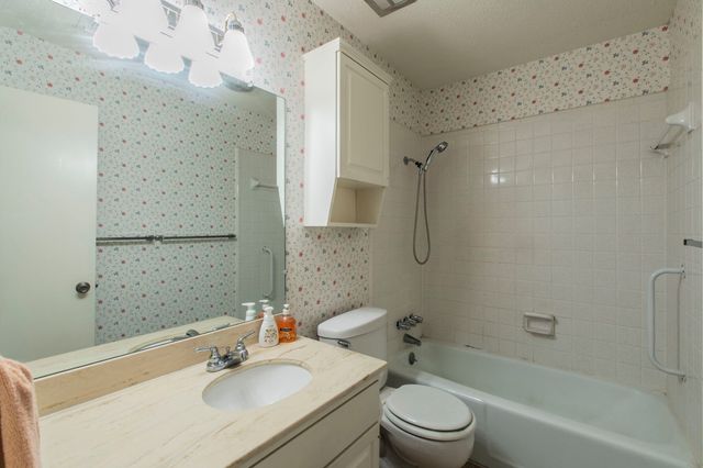 5118 Lake Shore Drive, Waco, TX 76710