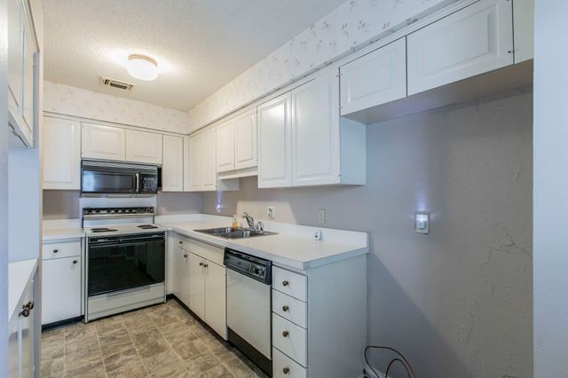 5118 Lake Shore Drive, Waco, TX 76710