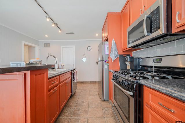206 & 204 W Myrtle, Winnsboro, TX 75494