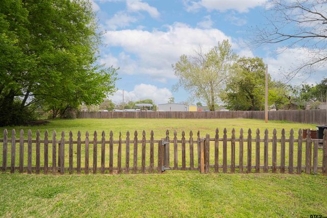 206 & 204 W Myrtle, Winnsboro, TX 75494