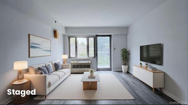 6434 Grand Central Parkway 3D, Forest Hills, NY 11375