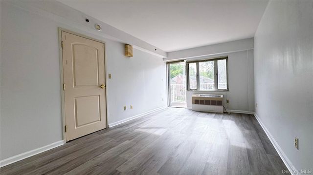 6434 Grand Central Parkway 3D, Forest Hills, NY 11375