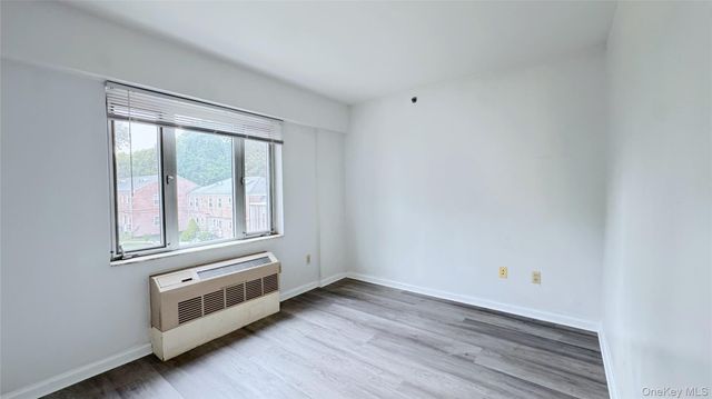 6434 Grand Central Parkway 3D, Forest Hills, NY 11375