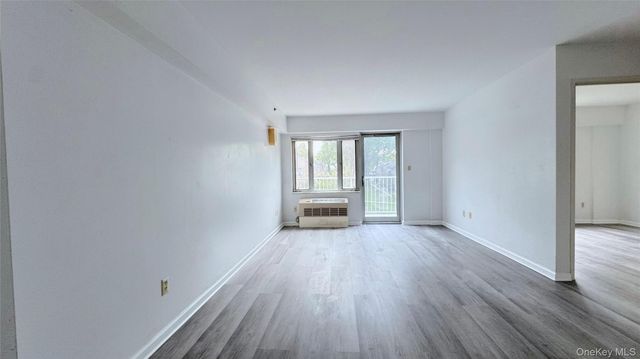 6434 Grand Central Parkway 3D, Forest Hills, NY 11375