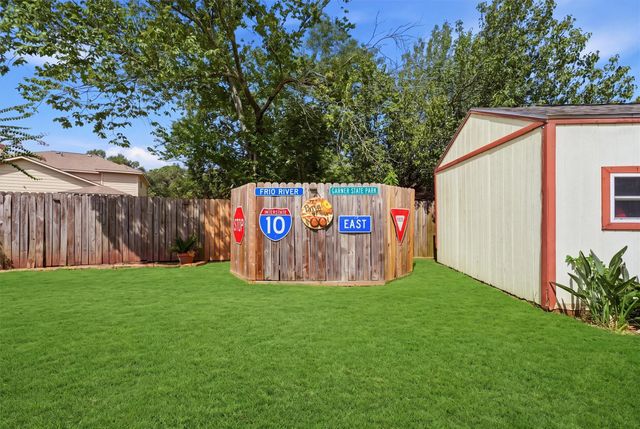1719 Cloister Drive, Crosby, TX 77532