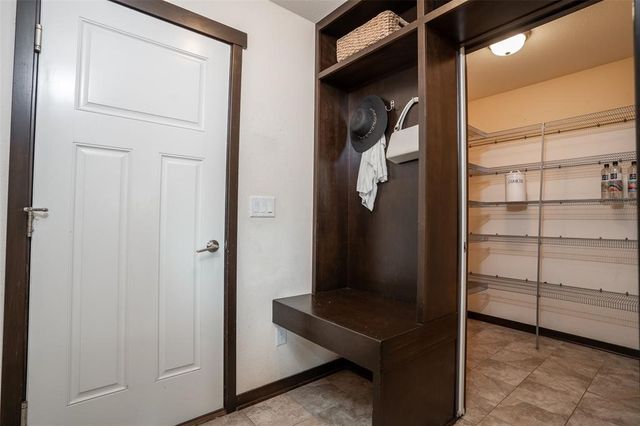 2322 E 47th Street, Des Moines, IA 50317