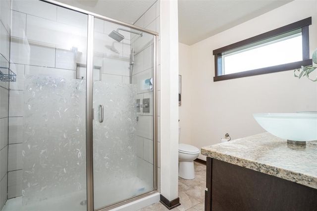 2322 E 47th Street, Des Moines, IA 50317