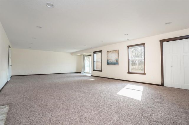 2322 E 47th Street, Des Moines, IA 50317