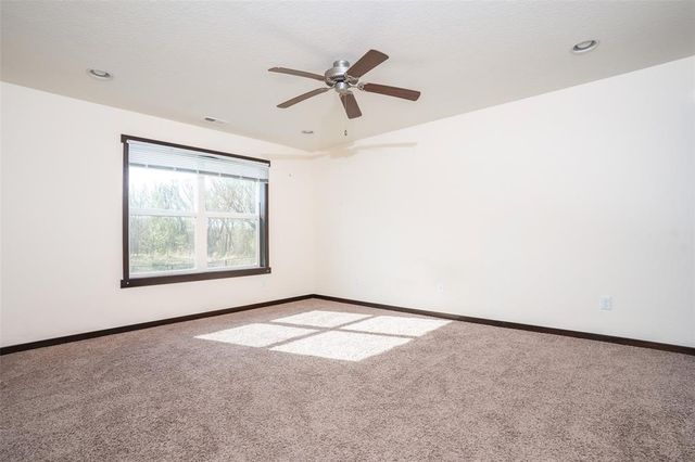 2322 E 47th Street, Des Moines, IA 50317