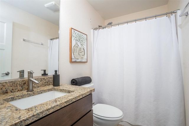 2322 E 47th Street, Des Moines, IA 50317