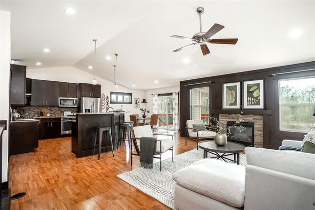 2322 E 47th Street, Des Moines, IA 50317