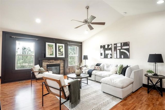 2322 E 47th Street, Des Moines, IA 50317