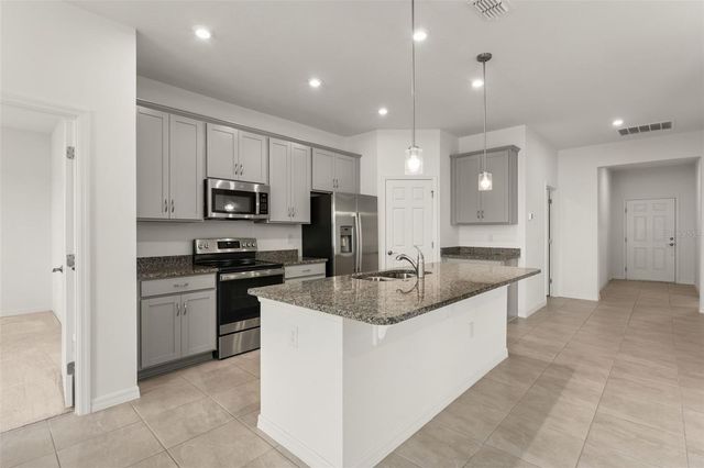 1084 PATRIOT LOOP, Haines City, FL 33844