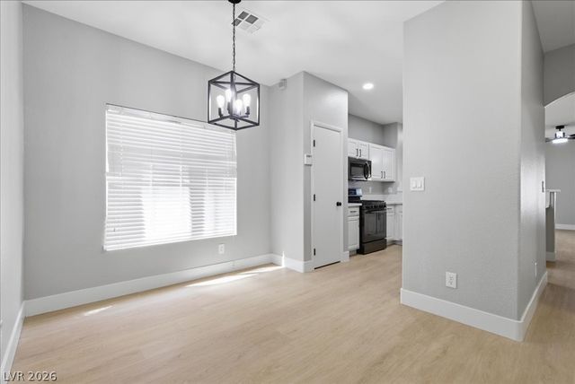 2592 Lazy Saddle Drive, Henderson, NV 89002