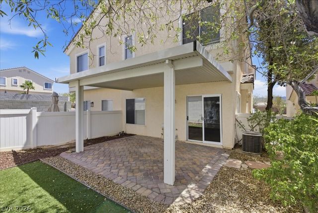 2592 Lazy Saddle Drive, Henderson, NV 89002