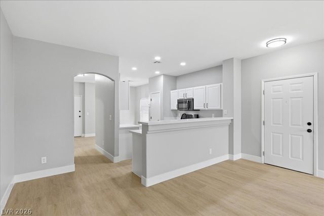 2592 Lazy Saddle Drive, Henderson, NV 89002
