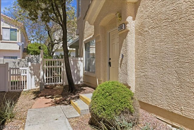 2592 Lazy Saddle Drive, Henderson, NV 89002