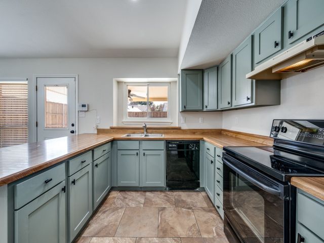 4421 Larner Street, The Colony, TX 75056