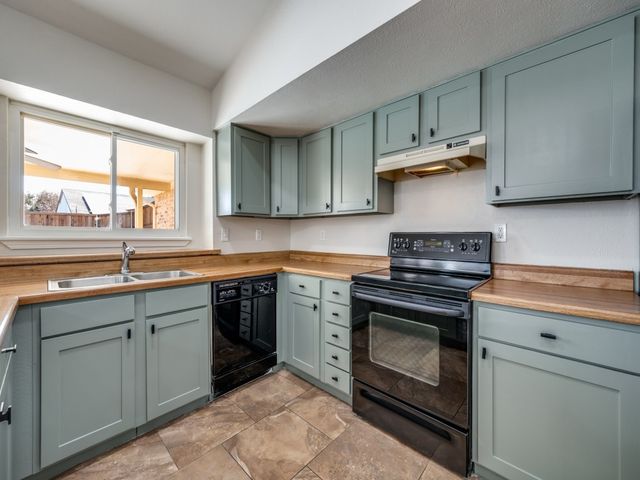 4421 Larner Street, The Colony, TX 75056