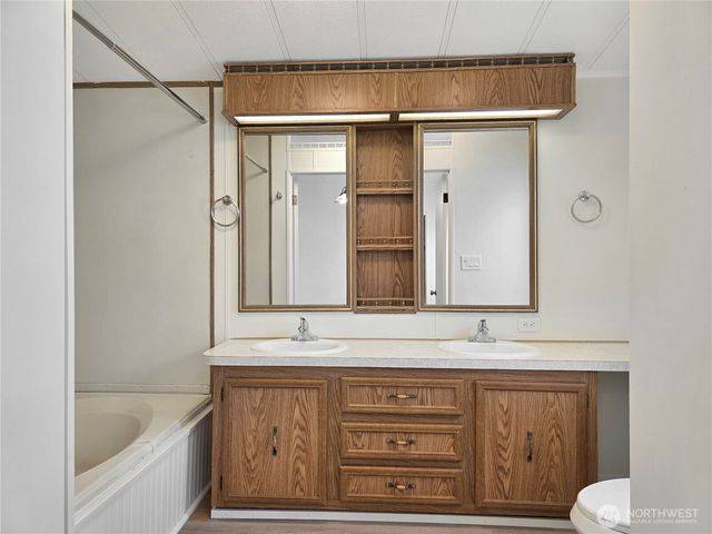 100 Heidger Lane, Centralia, WA 98531