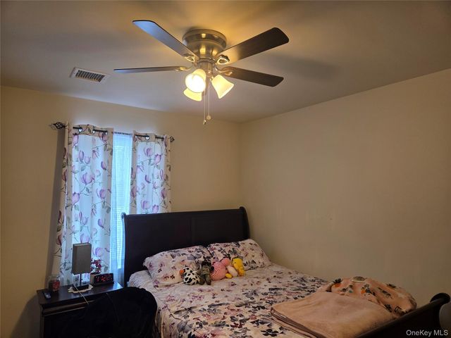 13 Avenue B, Middletown, NY 10940