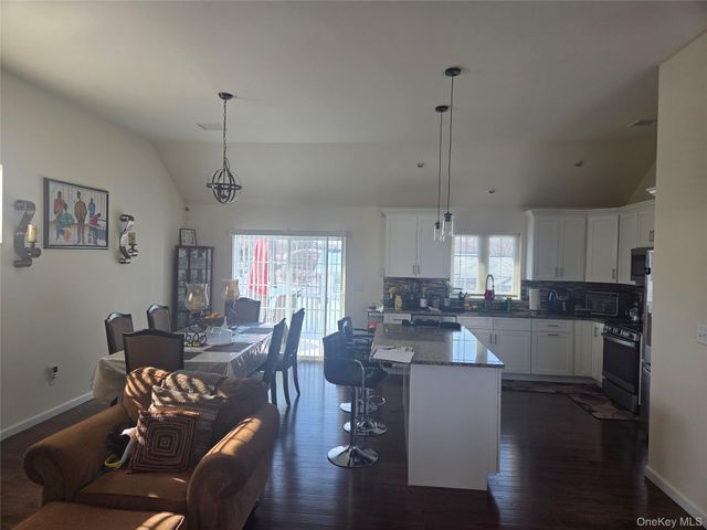 13 Avenue B, Middletown, NY 10940