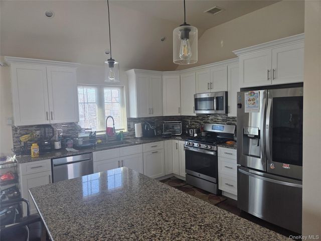 13 Avenue B, Middletown, NY 10940