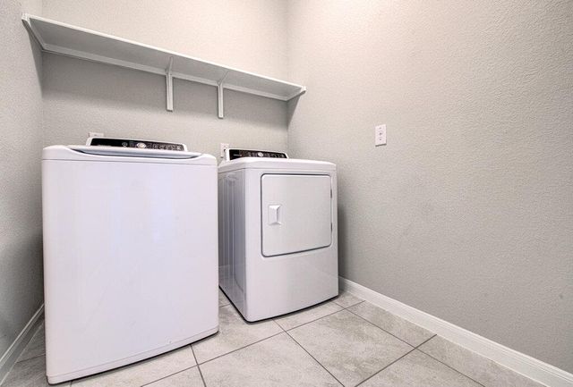 6705 Loretta White LN, Austin, TX 78744