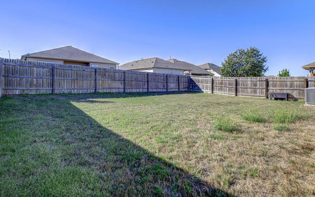 6705 Loretta White LN, Austin, TX 78744