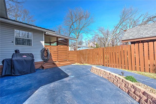 304 Akron Street, Gravette, AR 72736