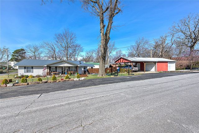 304 Akron Street, Gravette, AR 72736