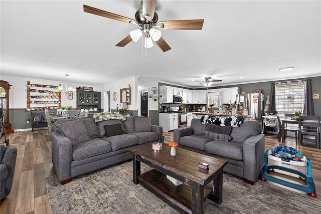 304 Akron Street, Gravette, AR 72736