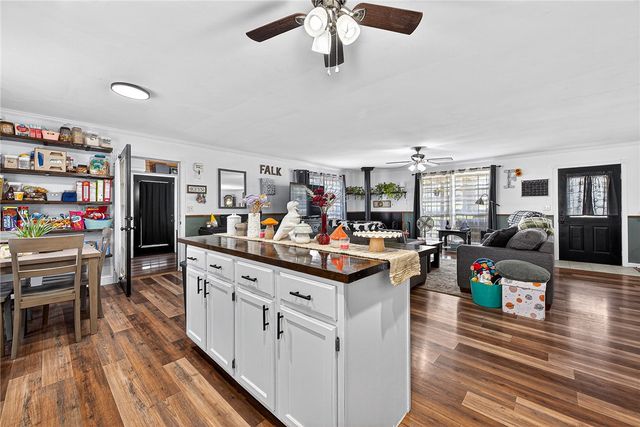 304 Akron Street, Gravette, AR 72736