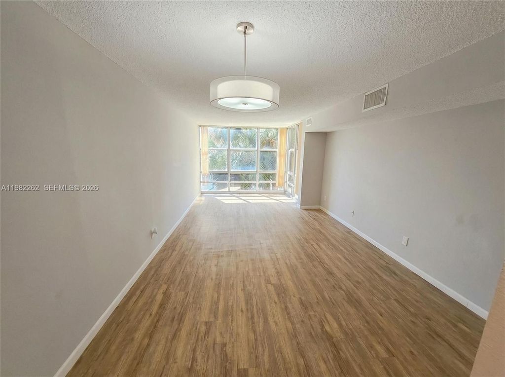 210 172nd St 234, Sunny Isles Beach, FL 33160