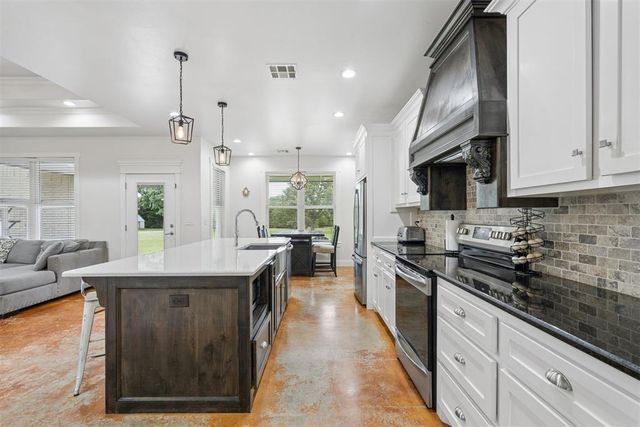 37654 New Hope Road, Tecumseh, OK 74873