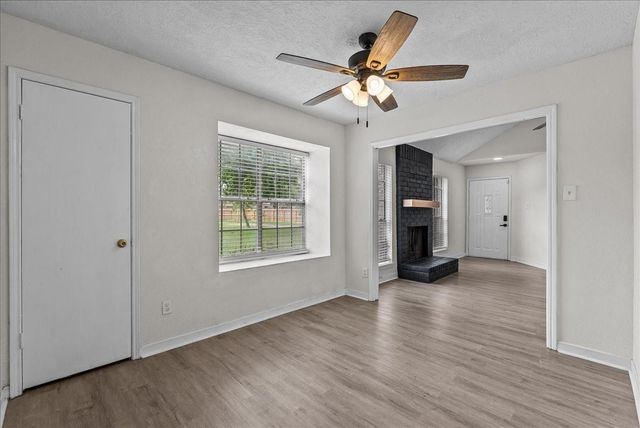 3900 Redstem Court, Dickinson, TX 77539