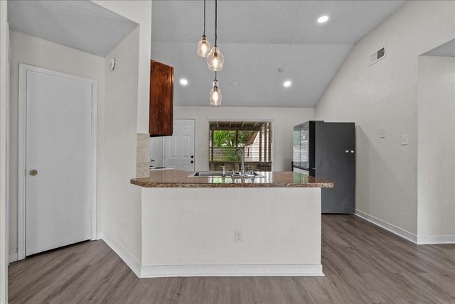 3900 Redstem Court, Dickinson, TX 77539