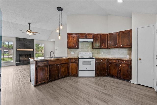 3900 Redstem Court, Dickinson, TX 77539