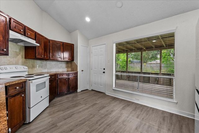 3900 Redstem Court, Dickinson, TX 77539