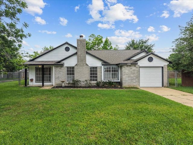 3900 Redstem Court, Dickinson, TX 77539