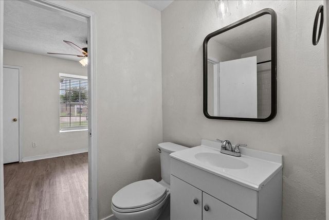 3900 Redstem Court, Dickinson, TX 77539