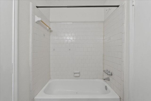 3900 Redstem Court, Dickinson, TX 77539