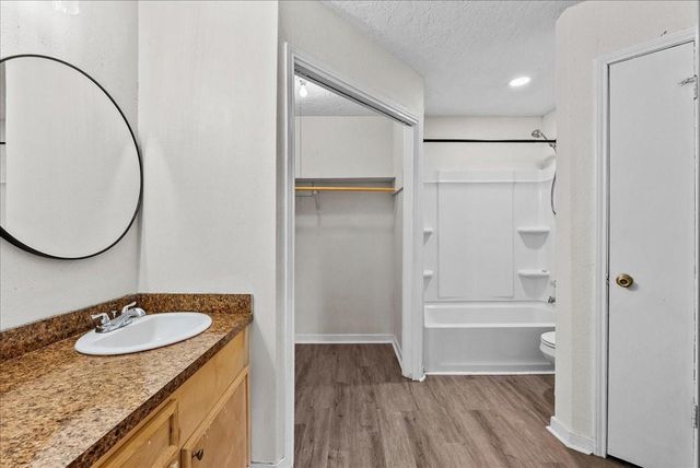 3900 Redstem Court, Dickinson, TX 77539