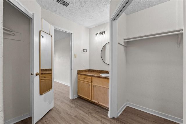 3900 Redstem Court, Dickinson, TX 77539