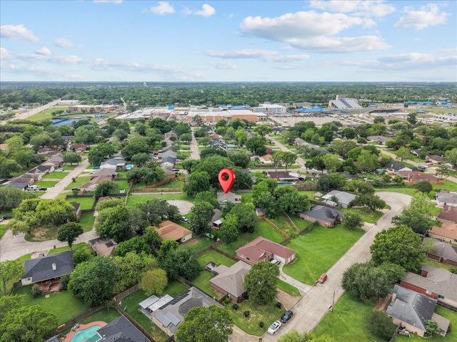 3900 Redstem Court, Dickinson, TX 77539