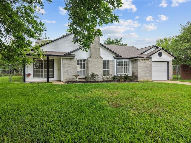 3900 Redstem Court, Dickinson, TX 77539